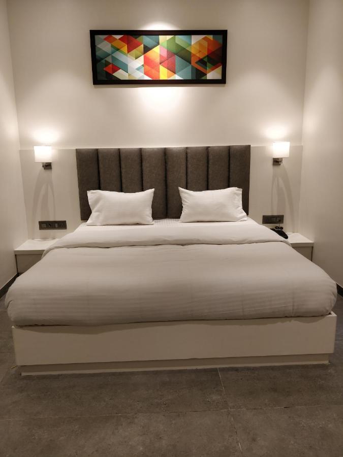 Hotel My Home Residency นาสิก ภายนอก รูปภาพ